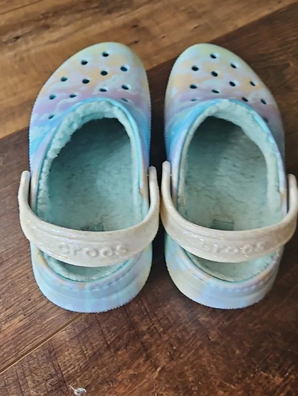 CROCS Kids Pastel Tie-Dye Fleece Lined Clogs in Light Blue and Pastel Hues